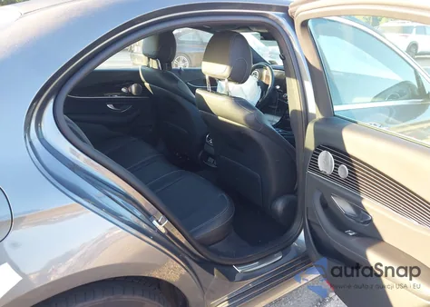 2021 Mercedes-Benz E 350 4Matic z USA, uszkodzony, nr VIN W1KZF8EB5MA975081